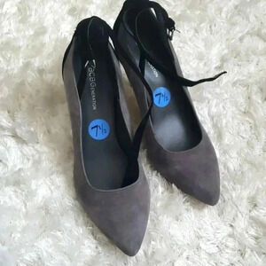 BCBG generation pump heels Brand new size 7.5